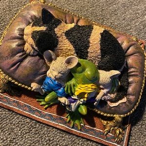 Sweet dreams sculpture by Leonard Filgate sweet dreams rip squeak cat mouse frog
